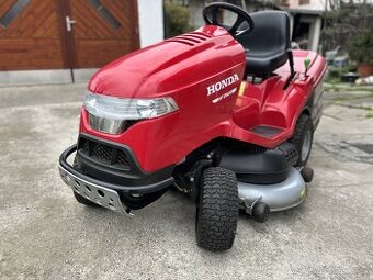 Zahradní traktor Honda HF 2622