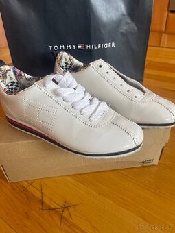 Tommy hilfiger boty nové 38