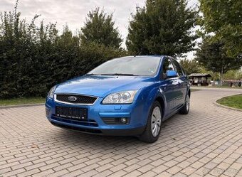 FORD FOCUS 2.0 107 KW GHIA - BENZÍN