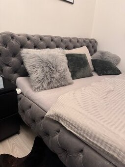 Manželská postel KARE Design