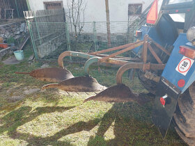 Pluh troják a brány na vláčení