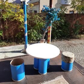 sedací set z papíru s věšákem