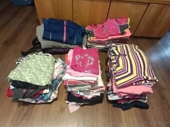 Set dívčího oblečení vel 134-140