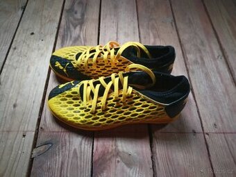 Puma Sálové Tenisky 
Velmi málo použité 
Velikost 37