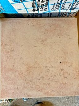 Dlažba 31,5x31,5 , 61m2