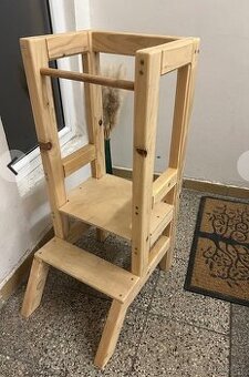 Učící věž + dřevěné parkoviště