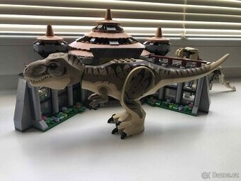 LEGO Jurssic World 76961 Nvštvnick centum: útok T-Rexe