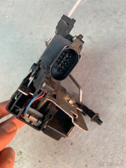 Zámek LP Audi A4 b6