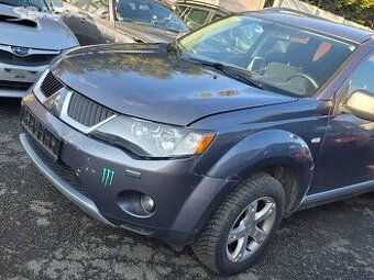 Mitsubishi Outlander - 1