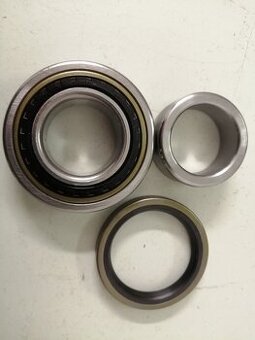 Ložisko Suzuki Samurai.