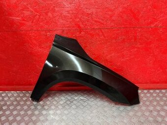 PRAVÝ PŘEDNÍ BLATNÍK ŠKODA KAROQ 57A