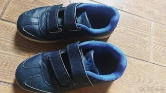 Modré tenisky vel. 34