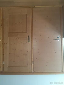 Interiérové dveře a zárubně z masivního dřeva