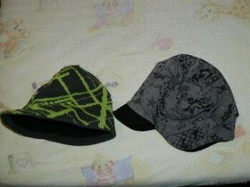 2x zimní čepice k kšiltem vel. asi 140 - 146 - 1