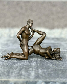 Erotická bronzová socha / soška - Sex tip na darek
