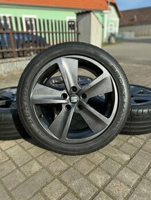 ORIGINÁL Alu Seat, Škoda, Volkswagen R17, 5x112 - TOP STAV - 1