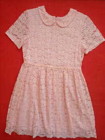 Dívčí růžové krajkové šaty  zn. Reserved vel.146 - 1