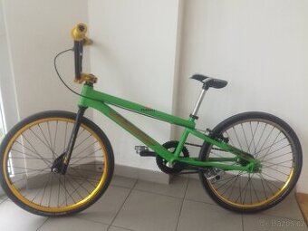 bikrosové kolo GT