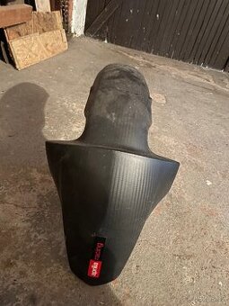 Přední blatník aprillia rs 125