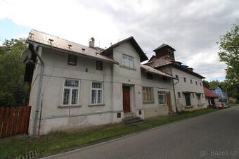 Nabízím k prodeji komerční areál o celk. rozměrech 2671 m2