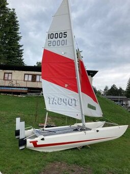 Katamaran Topcat F1 - plachetnice