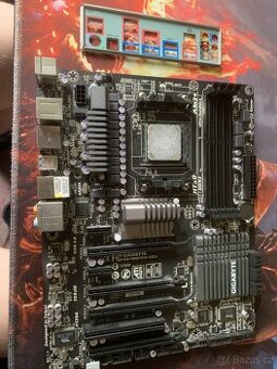 GA-990FX A-UD3 rev 2.0 s procesorem AMD Phenom II 1100T - 1