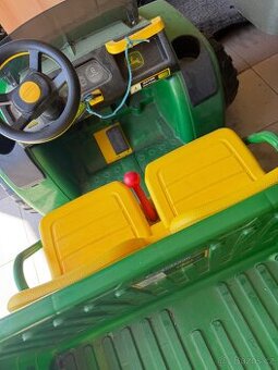 Elektrické auto