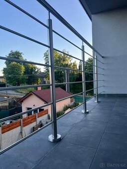 Křídlové a samonosné brány, kovaná a nerezová zábradlí