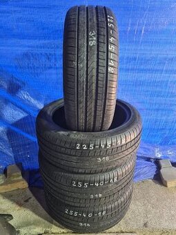 Sada dvourozměr letní pneu 225/45 a 255/40 R18