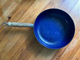 Retro litinová pánev se smaltovaným vnitřkem – průměr 25 cm - 1