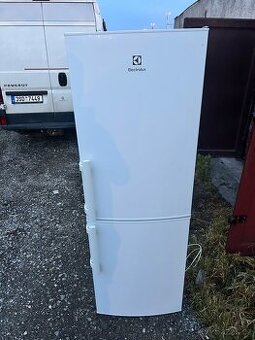Lednice electrolux 175