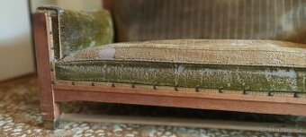Sofa, kredenc -pribornik