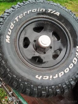 Nissan terrano. Nerezové kryty volnoběžek.