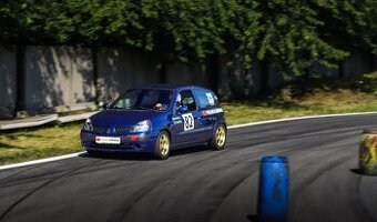 Renualt clio 1.4 16V 72kw " zavodni"