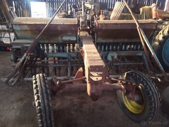 Traktor RS 09
