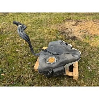 Nádrž Škoda Octavia 2 facelift