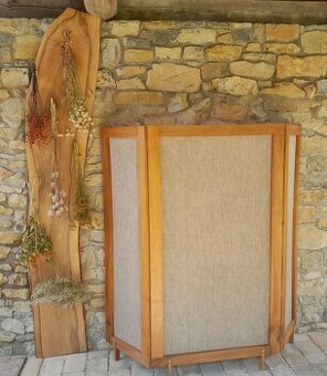 Věšák z ořechového dřeva