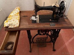 Starý šicí stoj Seidel & Naumann