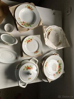 Porcelánový set Thun jahody