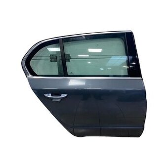 Pravé zadní dveře šedá metalíza LF8J Škoda Superb 2 sedan 09