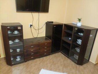 Obývací stěna - variabilní skříňky + skleník