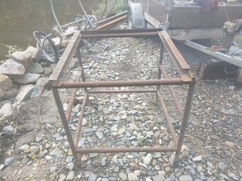 Rám stolu železny, ponk