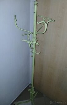 Prodám věšák,houpacího kohoutka,varnice - 1