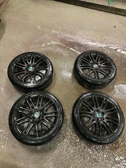 Prodám zimní sadu kol 5x112 r18 originál Škoda