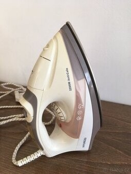 Prodám napařovací žehličku HUYNDAI