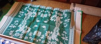 Koberec na zeď ( dekorace)