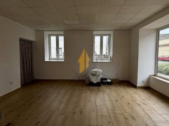 Pronájem nebytového prostoru o CP 55 m2 v centru obce Nová P
