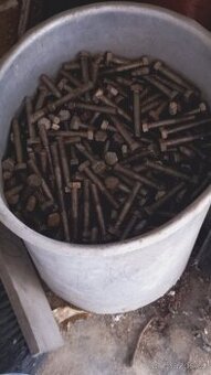 Šrouby M10x60, černé