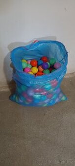 Plastové míčky