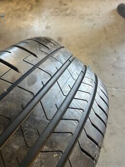 275/40 R20